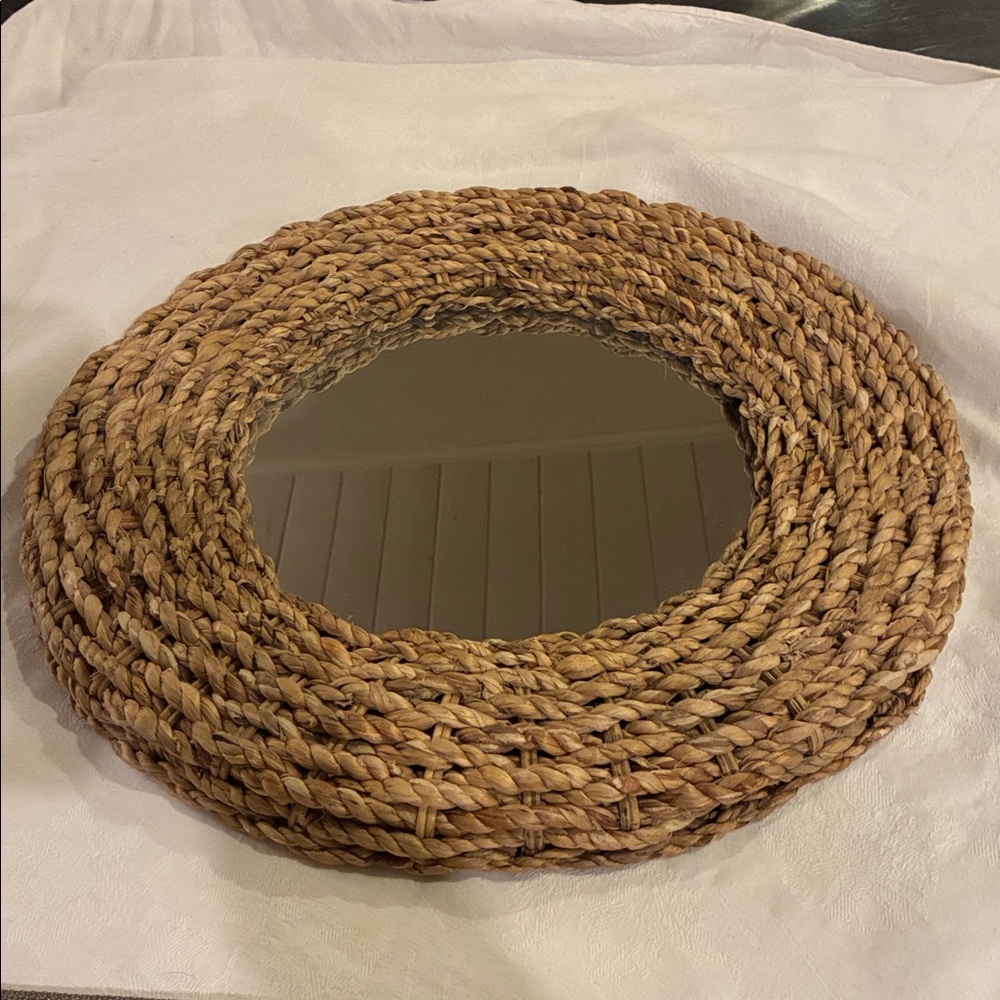 Nautical Mirror Natural 17” Woven Mirror/Center Console Tray W/ Hook to Hang NWT - Picture 4 of 8